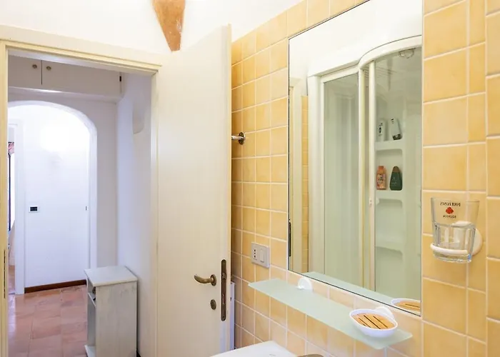 - Con Piscina E Parcheggio Privato