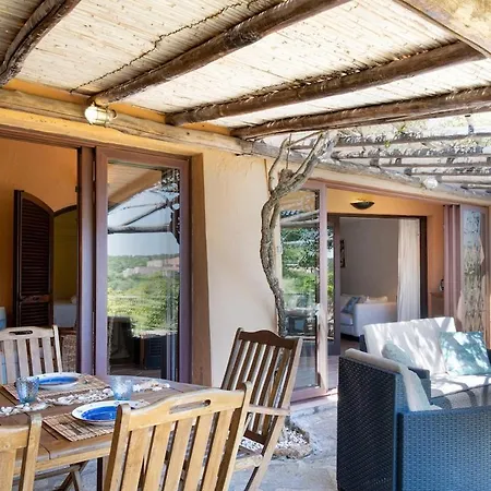 - Con Piscina E Parcheggio Privato
