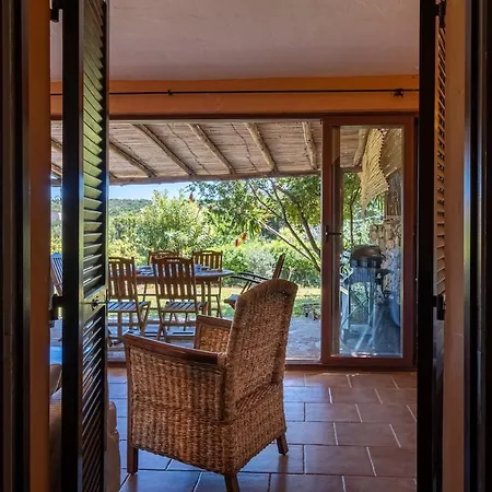 Villa - Con Piscina E Parcheggio Privato *
