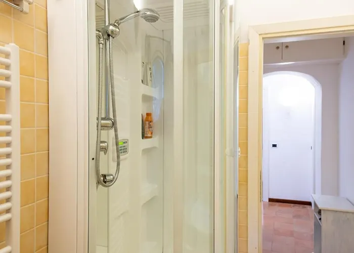 - Con Piscina E Parcheggio Privato